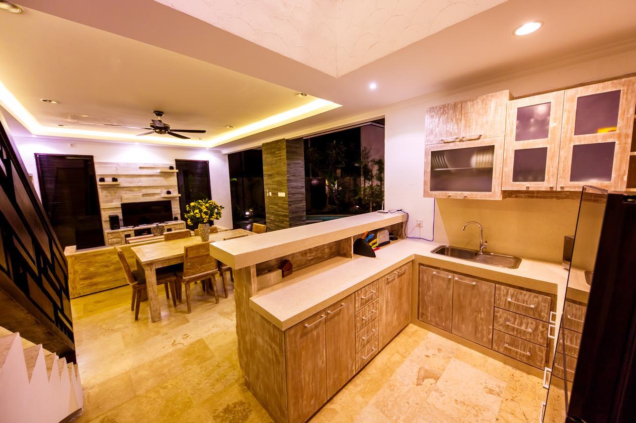 Villa Suzuki 3 Seminyak Экстерьер фото